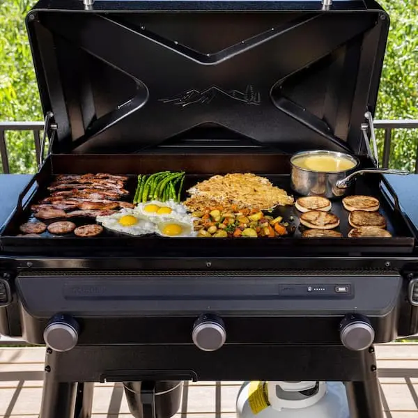 TRAEGER FLATROCK GRILL
