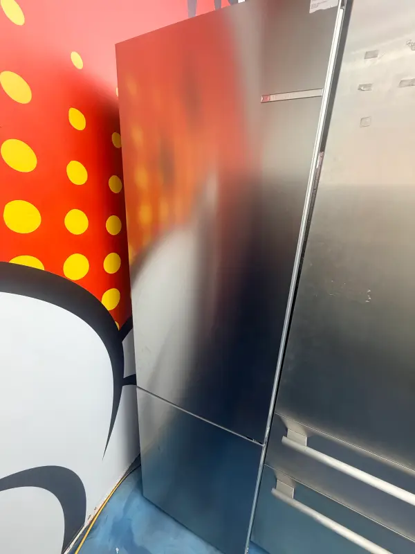Free-standing Fridge-freezer