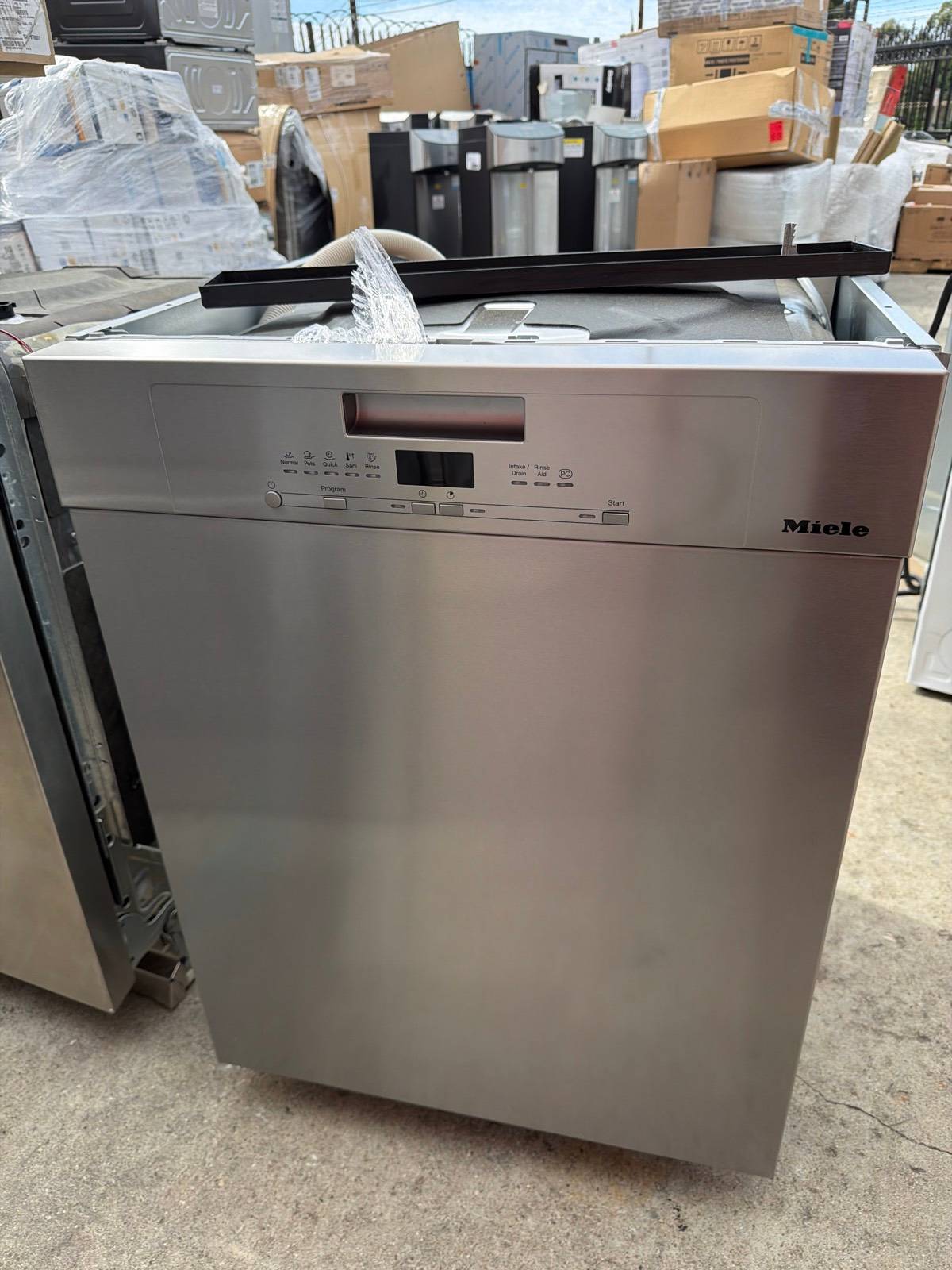 Miele 24" PRE-FINISHED DISHWASHER